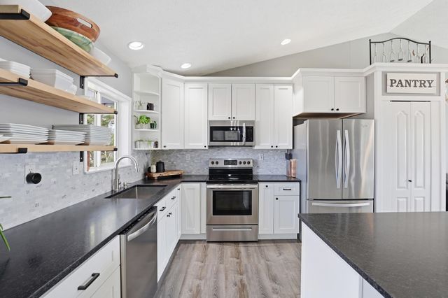 1409 S GLENN Rd, Spokane Valley, WA 99206