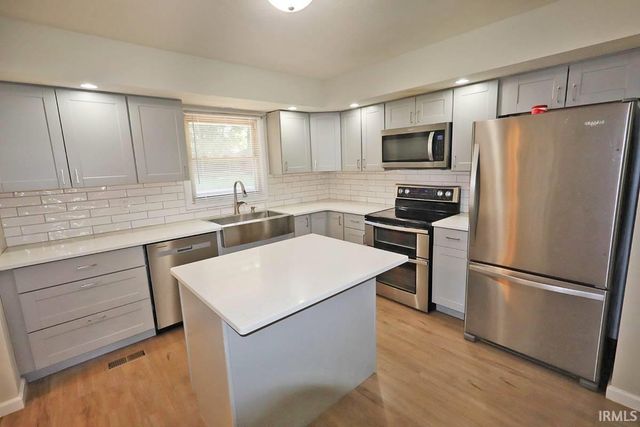 2899 Terri Lane, Newburgh, IN 47630