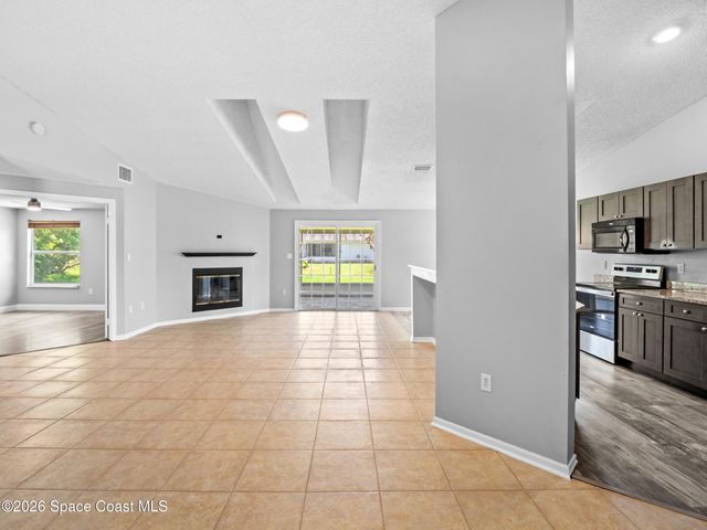 648 Munich Street NW, Palm Bay, FL 32907