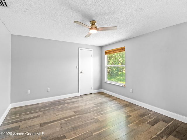 648 Munich Street NW, Palm Bay, FL 32907