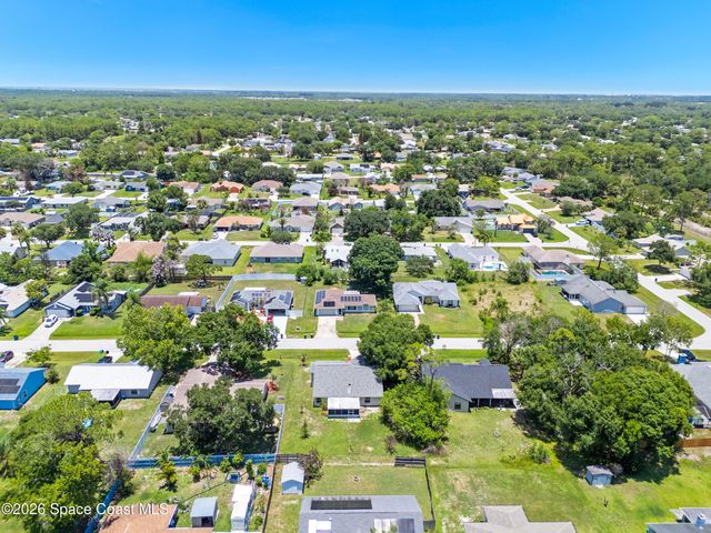 648 Munich Street NW, Palm Bay, FL 32907