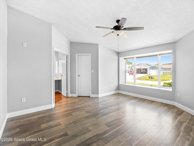 648 Munich Street NW, Palm Bay, FL 32907