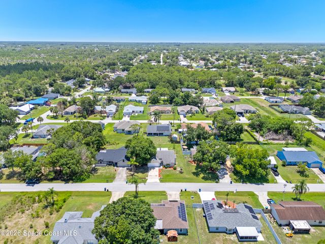 648 Munich Street NW, Palm Bay, FL 32907