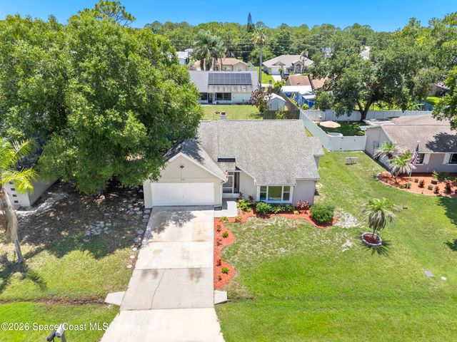 648 Munich Street NW, Palm Bay, FL 32907