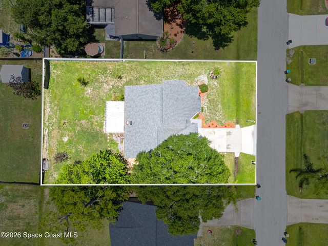 648 Munich Street NW, Palm Bay, FL 32907