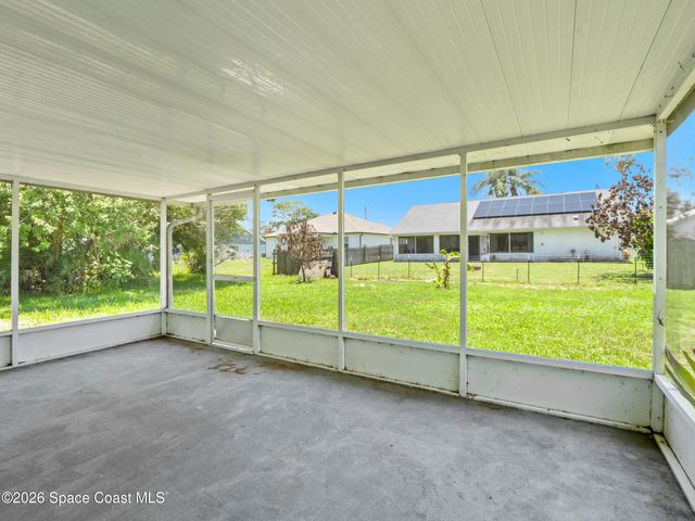 648 Munich Street NW, Palm Bay, FL 32907