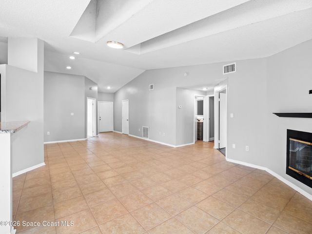 648 Munich Street NW, Palm Bay, FL 32907