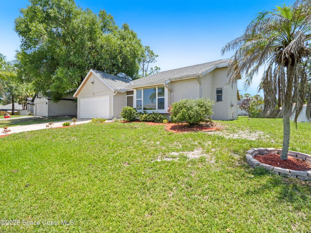 648 Munich Street NW, Palm Bay, FL 32907