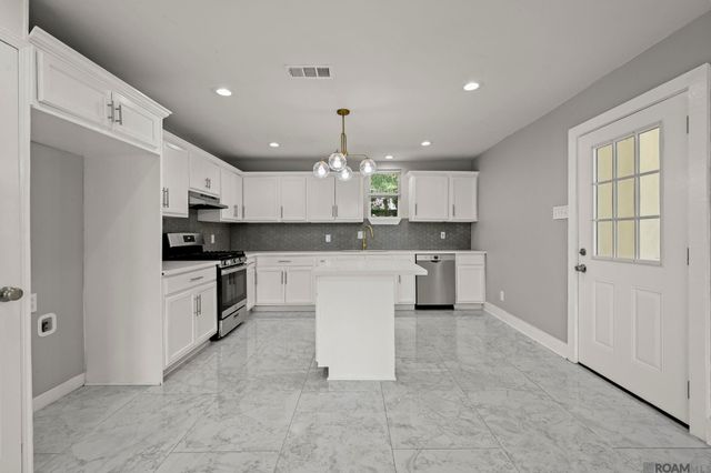 4366 Mills St, Zachary, LA 70791