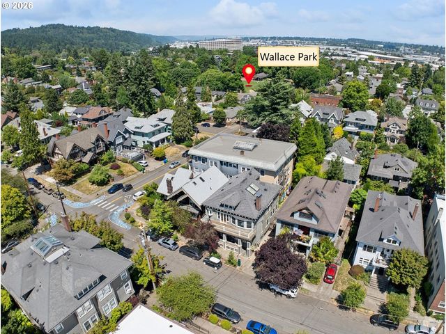 2475 Nw NORTHRUP St, Portland, OR 97210