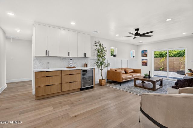 4221 E MULBERRY Drive, Phoenix, AZ 85018