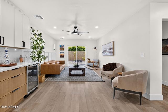 4221 E MULBERRY Drive, Phoenix, AZ 85018