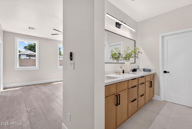 4221 E MULBERRY Drive, Phoenix, AZ 85018