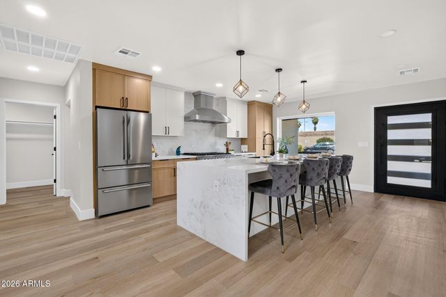 4221 E MULBERRY Drive, Phoenix, AZ 85018