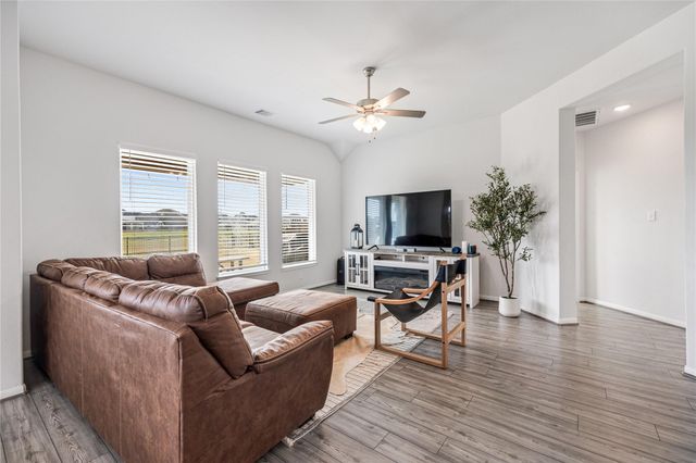 19019 Blossoming Buttercup Drive, Tomball, TX 77377