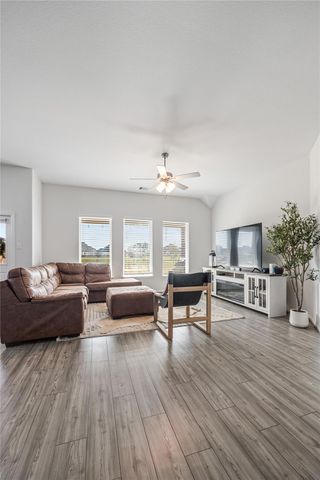 19019 Blossoming Buttercup Drive, Tomball, TX 77377