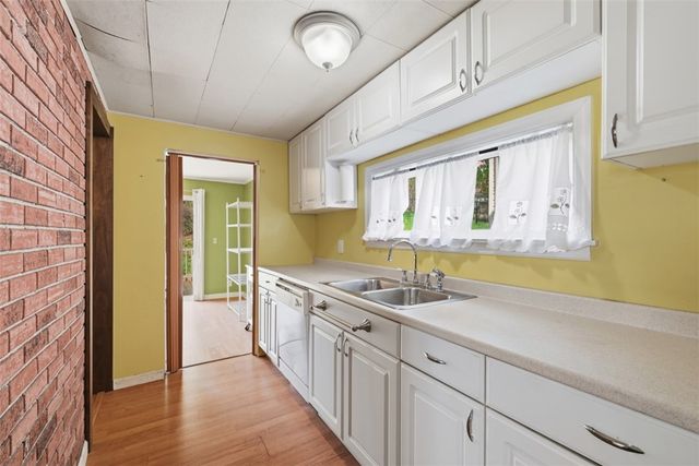 3902 Winterburn Avenue, Greenfield, PA 15207