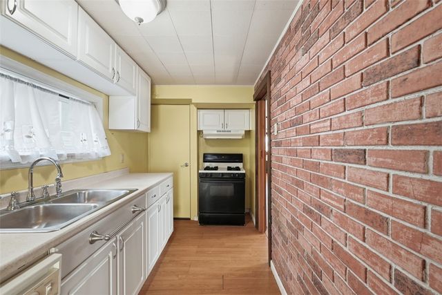 3902 Winterburn Avenue, Greenfield, PA 15207