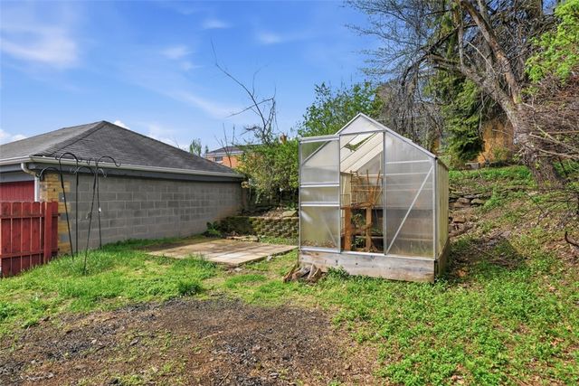 3902 Winterburn Avenue, Greenfield, PA 15207
