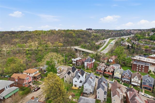 3902 Winterburn Avenue, Greenfield, PA 15207