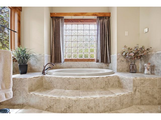 2114 Shoreside Dr, Berthoud, CO 80513