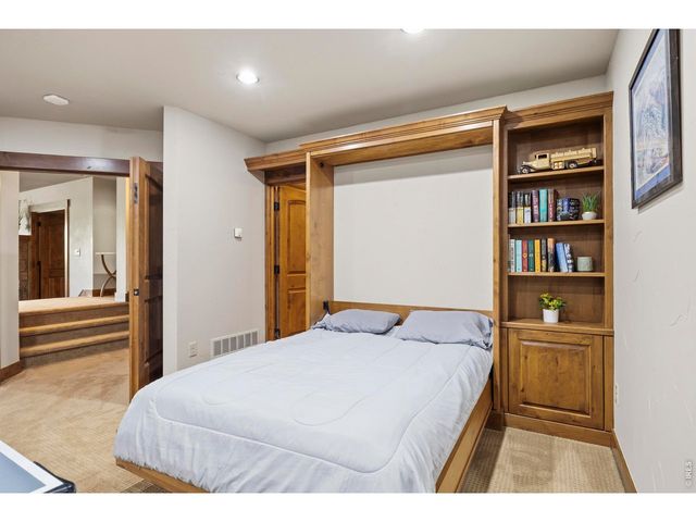 2114 Shoreside Dr, Berthoud, CO 80513