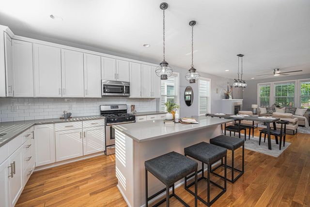 1275 N Grant Avenue, Columbus, OH 43201