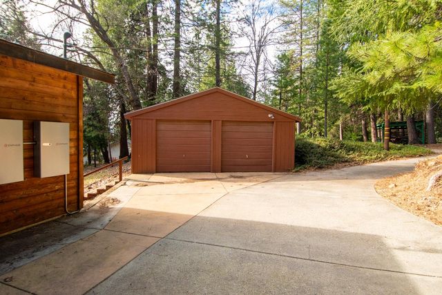 1231 Garnet Ct, Pollock Pines, CA 95726