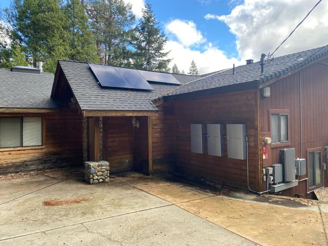 1231 Garnet Ct, Pollock Pines, CA 95726