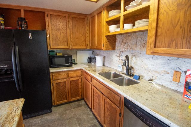 1231 Garnet Ct, Pollock Pines, CA 95726