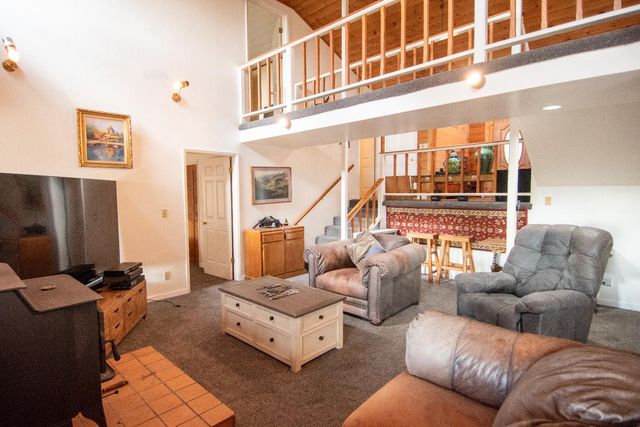 1231 Garnet Ct, Pollock Pines, CA 95726