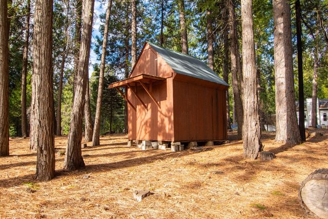 1231 Garnet Ct, Pollock Pines, CA 95726