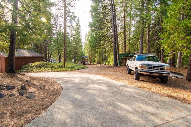 1231 Garnet Ct, Pollock Pines, CA 95726