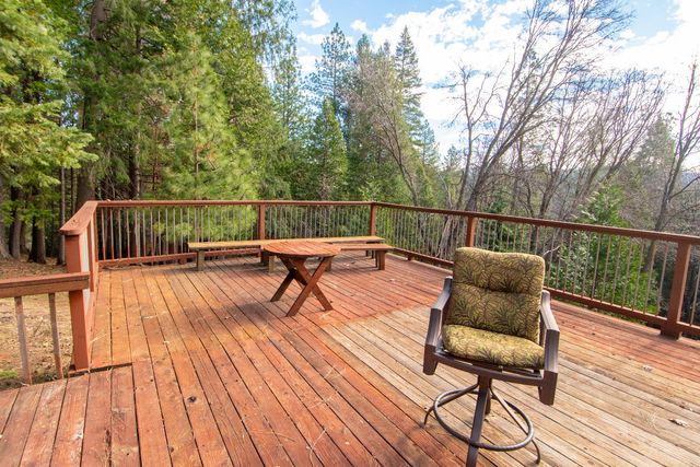 1231 Garnet Ct, Pollock Pines, CA 95726