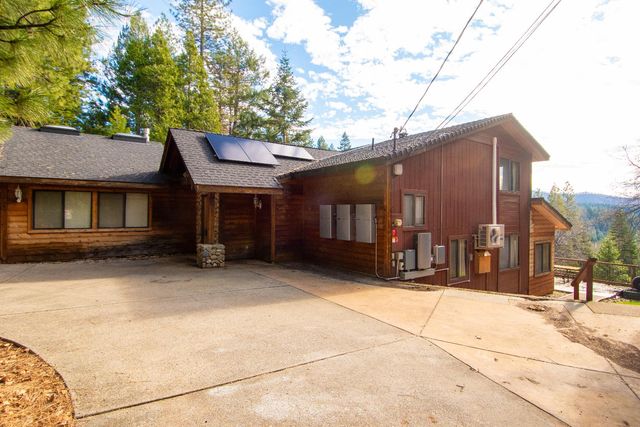 1231 Garnet Ct, Pollock Pines, CA 95726