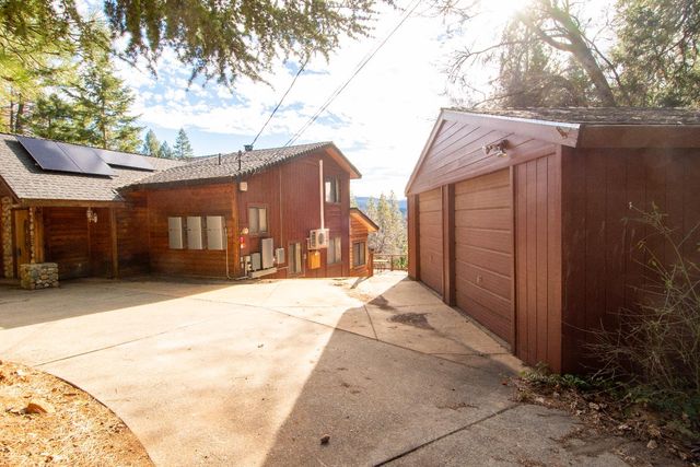 1231 Garnet Ct, Pollock Pines, CA 95726