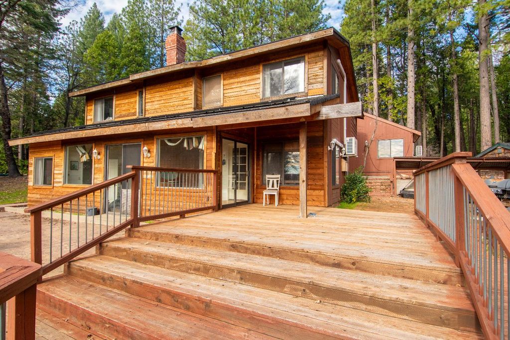 1231 Garnet Ct, Pollock Pines, CA 95726