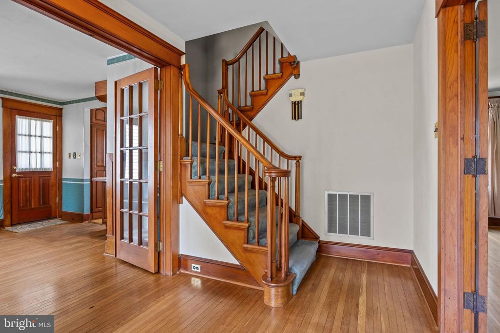 6410 N RADCLIFFE ST, Bristol, PA 19007