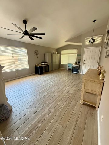 10752 S Bear Table Tank Drive, Vail, AZ 85641