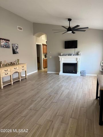 10752 S Bear Table Tank Drive, Vail, AZ 85641