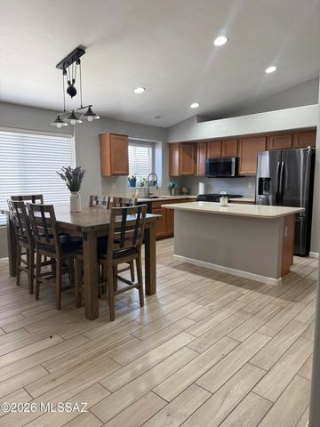 10752 S Bear Table Tank Drive, Vail, AZ 85641