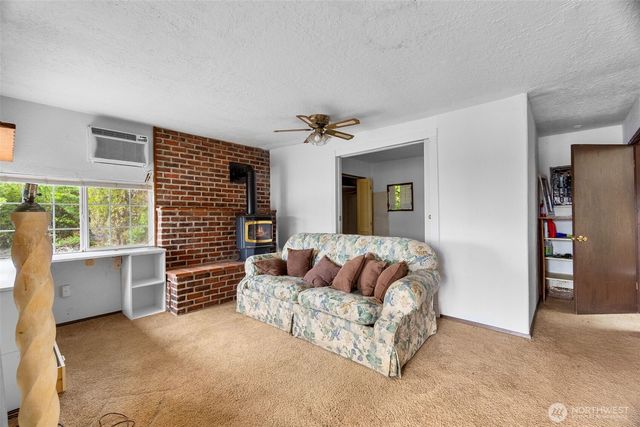 6105 Elizan Drive NW, Olympia, WA 98502