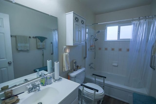 1269 Crest Dr, Yuba City, CA 95993