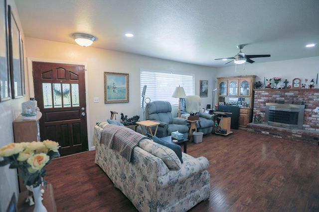 1269 Crest Dr, Yuba City, CA 95993