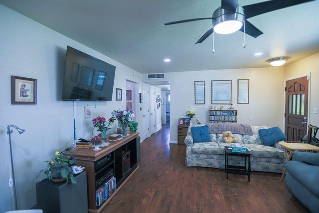 1269 Crest Dr, Yuba City, CA 95993
