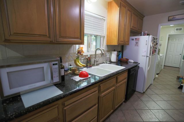 1269 Crest Dr, Yuba City, CA 95993