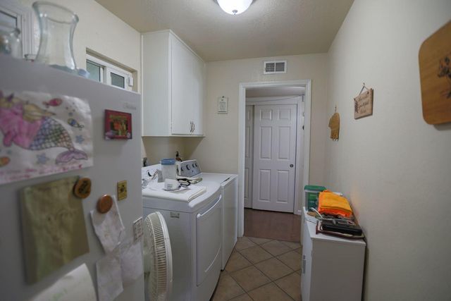1269 Crest Dr, Yuba City, CA 95993