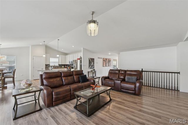 155 Keystone Ridge Drive, O'fallon, MO 63366