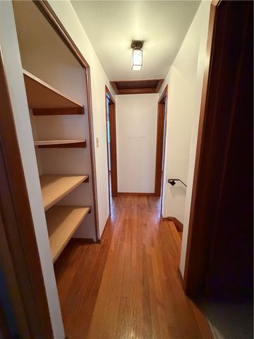 221 S Magnolia Dr, Shaler, PA 15116