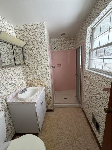 221 S Magnolia Dr, Shaler, PA 15116